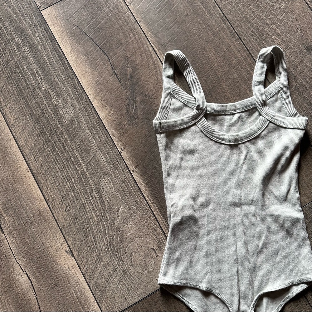 Abercrombie & Fitch Ribbed Bodysuit - Picture 7 of 8